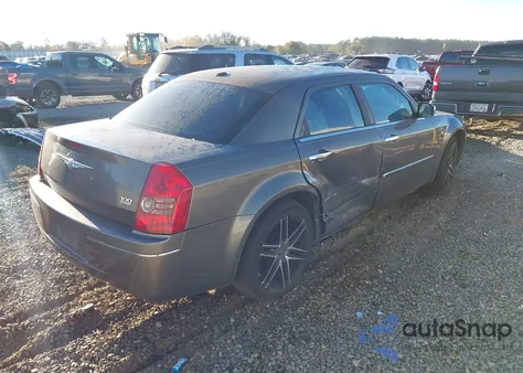 2010 Chrysler 300 Touring/Signature Series/Executive Series from USA, damaged, VIN 2C3CA5CV8AH206358